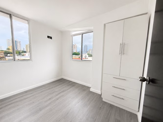 Apartamento Remodelado de 2 recamara en Via Espana - Imagen 8
