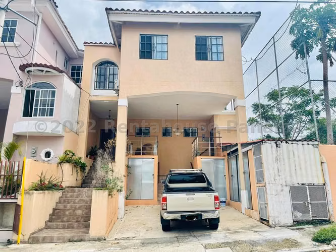 House for Sale in El Bosque JG