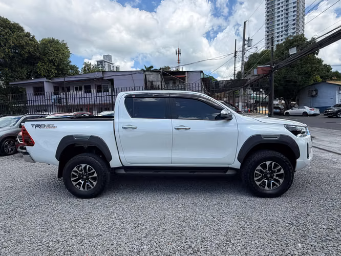 TOYOTA HILUX 2022 AUTOMATICO FULL EXTRAS - Imagen 8