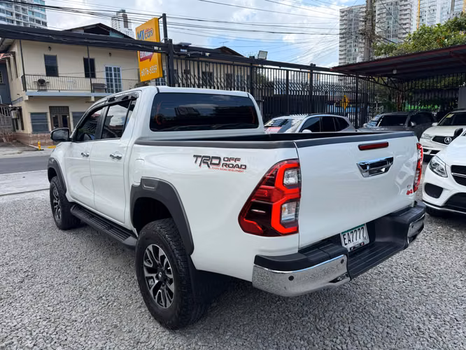 TOYOTA HILUX 2022 AUTOMATICO FULL EXTRAS - Imagen 7