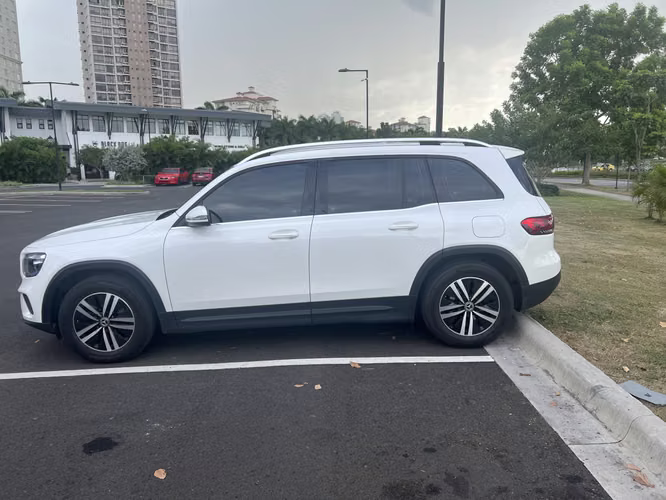 MERCEDES BENZ GLB200 I NEGOCIABLE