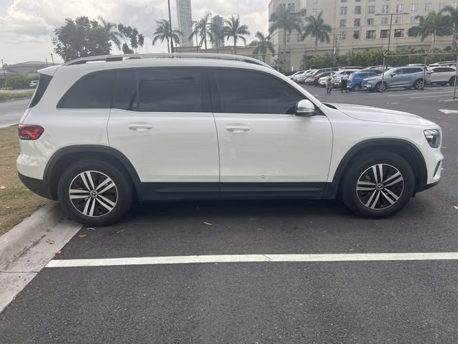 MERCEDES BENZ GLB200 I NEGOCIABLE