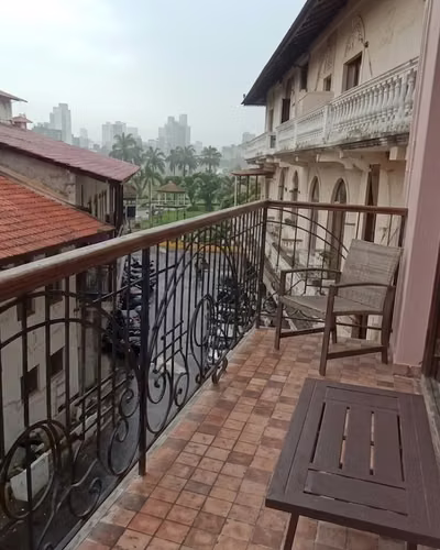 Apartamento en Casco Viejo I amoblado I 97m² con balcón y 2 Rec