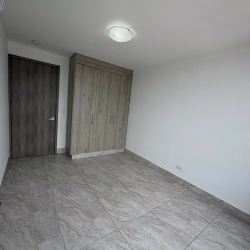 Se Alquila Apartamento en Luxor  400 - Imagen 2
