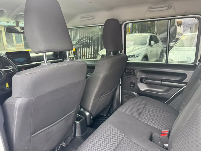 SUZUKI JIMNY 2026 5 PUERTAS 4X4 - Imagen 17