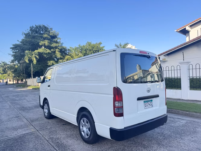 Toyota Hiace 2024 Panel