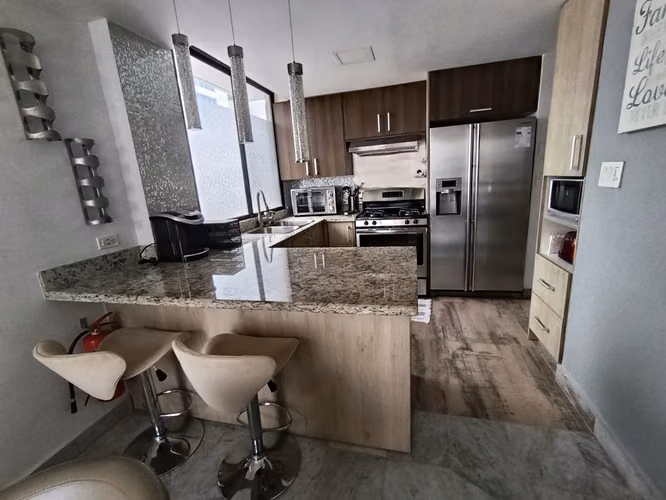 Apartamento en Alquiler – PH Vista Tower