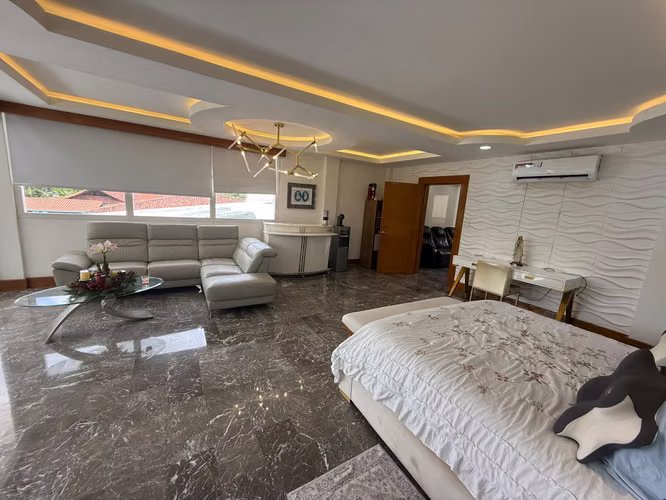 Alquiler y Venta – Mansión de Lujo en Altos del Golf