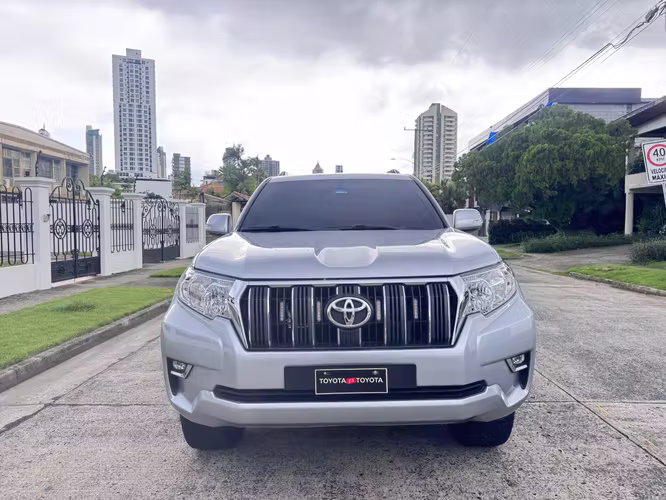 Toyota Land Cruiser Prado 2023