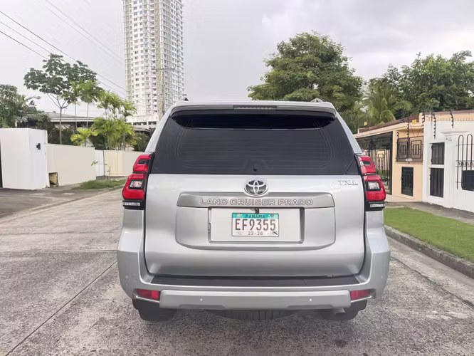 Toyota Land Cruiser Prado 2023