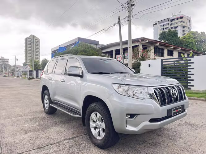 Toyota Land Cruiser Prado 2023