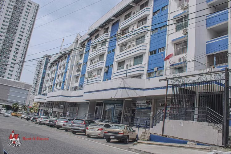 Galera de dos niveles en venta en Río Abajo - Imagen 17