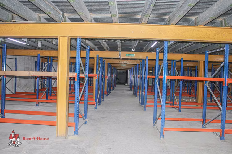 Two-level galera for sale in Rio Bajo
