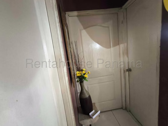 Se Vende Apartamento en Llano Bonito DPA27-588