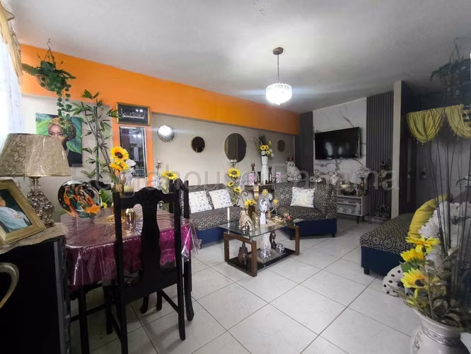 Se Vende Apartamento en Llano Bonito DPA27-588
