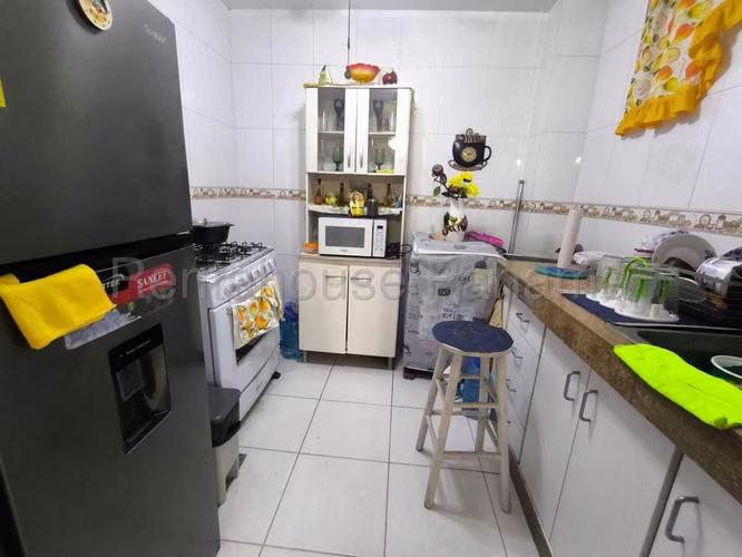 Se Vende Apartamento en Llano Bonito DPA27-588