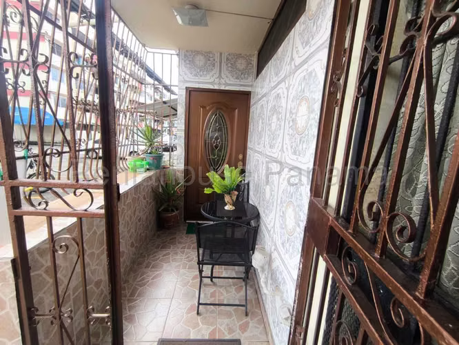 Se Vende Apartamento en Llano Bonito DPA27-588