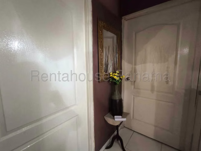 Se Vende Apartamento en Llano Bonito DPA27-588
