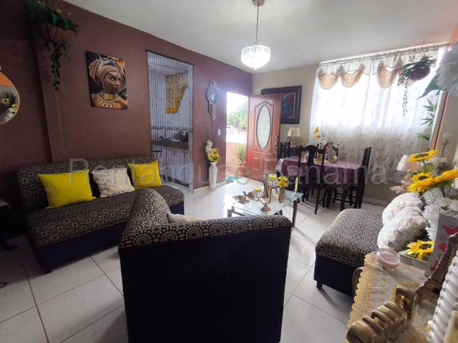 Se Vende Apartamento en Llano Bonito DPA27-588