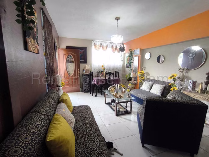 Se Vende Apartamento en Llano Bonito DPA27-588