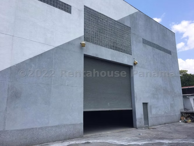 Venta de galera / oficinas con oficinas en la 12 de Octubre