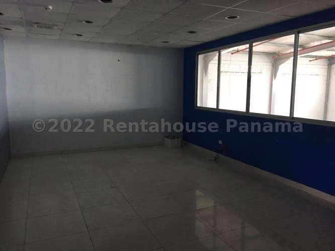 Venta de galera / oficinas con oficinas en la 12 de Octubre