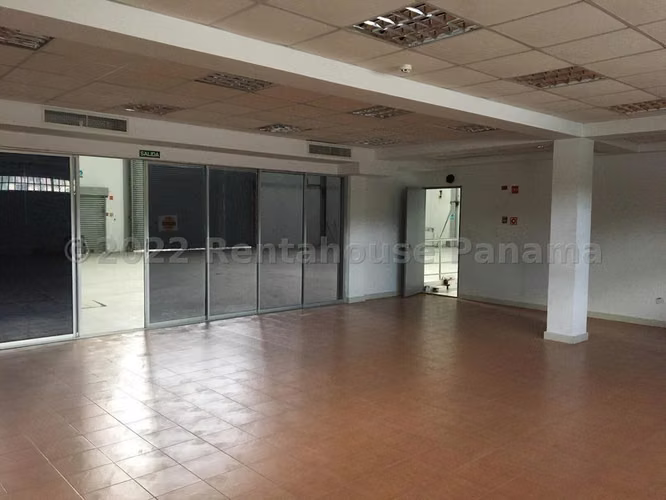 Venta de galera / oficinas con oficinas en la 12 de Octubre