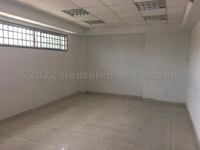 Venta de galera / oficinas con oficinas en la 12 de Octubre