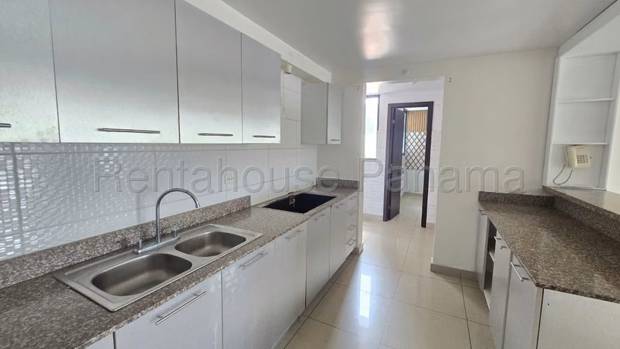 Cómodo Apartamento en Venta en Condado del Rey 27PPM1194