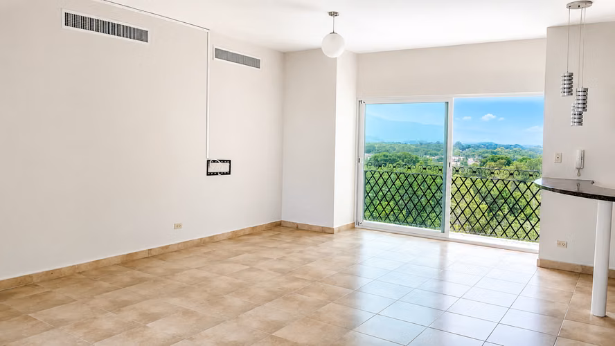 Amplio Apartamento con Vista al Campo de Golf en Alcázar, Coronado - Imagen 4