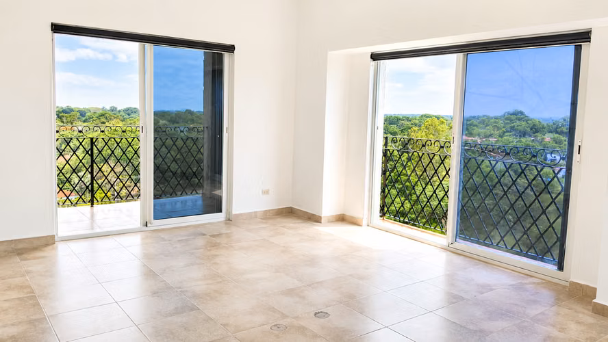 Amplio Apartamento con Vista al Campo de Golf en Alcázar, Coronado - Imagen 9