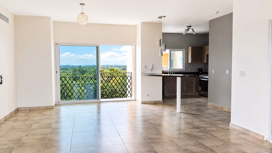 Amplio Apartamento con Vista al Campo de Golf en Alcázar, Coronado - Imagen 8