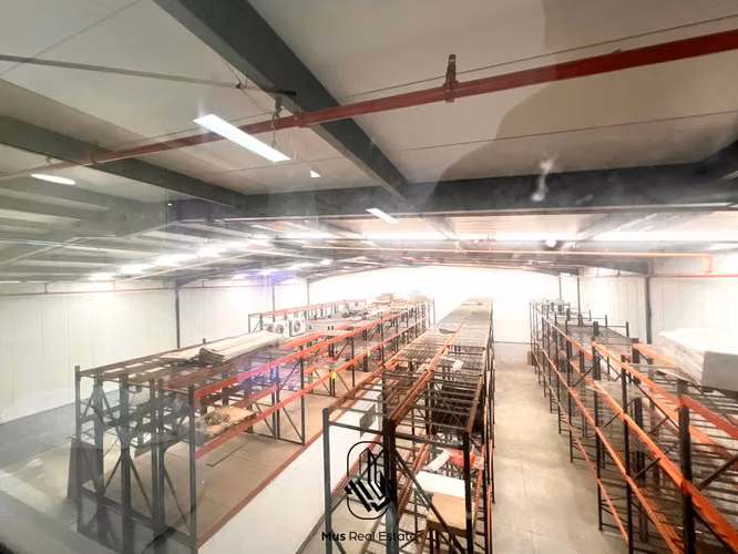 Venta o Alquiler de Galera Amoblada en Centro Logístico Las Mañanitas - LH