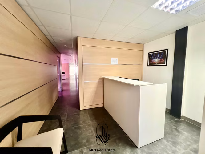 Venta o Alquiler de Galera Amoblada en Centro Logístico Las Mañanitas - LH