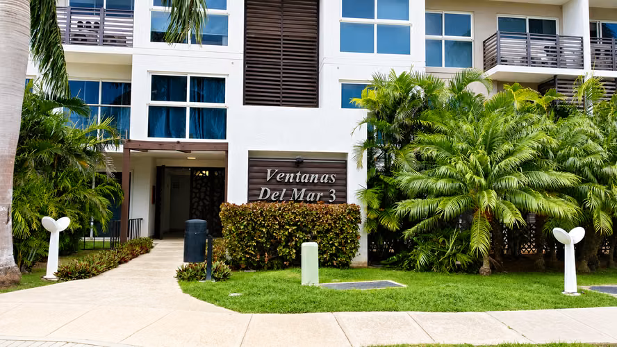 Apartamento de Playa de Dos Recámaras con Suite Lock Off en Playa Caracol - Imagen 11