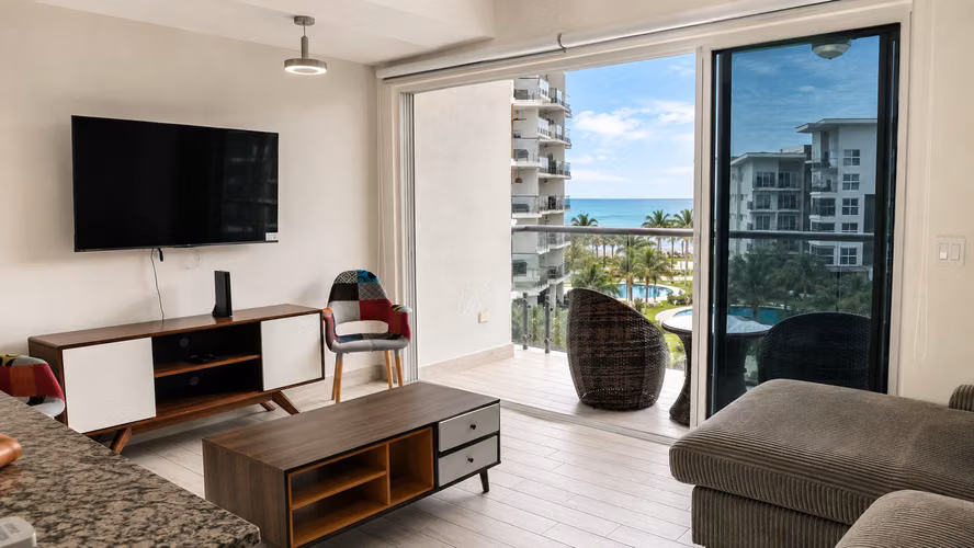 Apartamento de Playa de Dos Recámaras con Suite Lock Off en Playa Caracol - Imagen 3