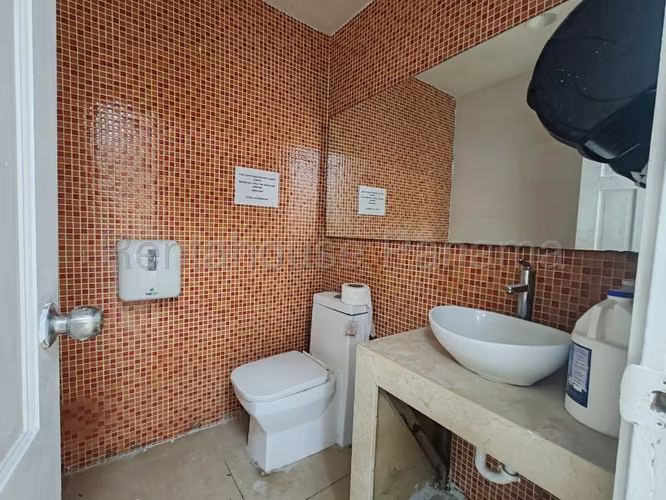 Local Comercial de 198m2 en Alquiler en Costa del Este 27PPM200 - Imagen 7