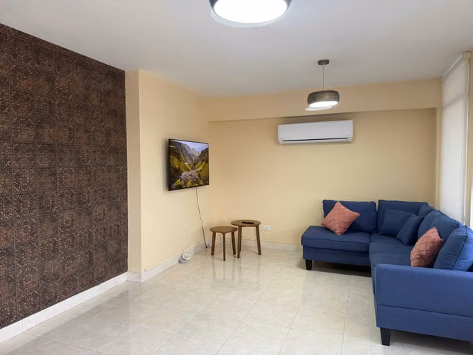 Amplio Apartamento de 2 Recámaras, 2 Baños + C&B de Servicio con acceso a Club Privado – $1,100 - Imagen 3
