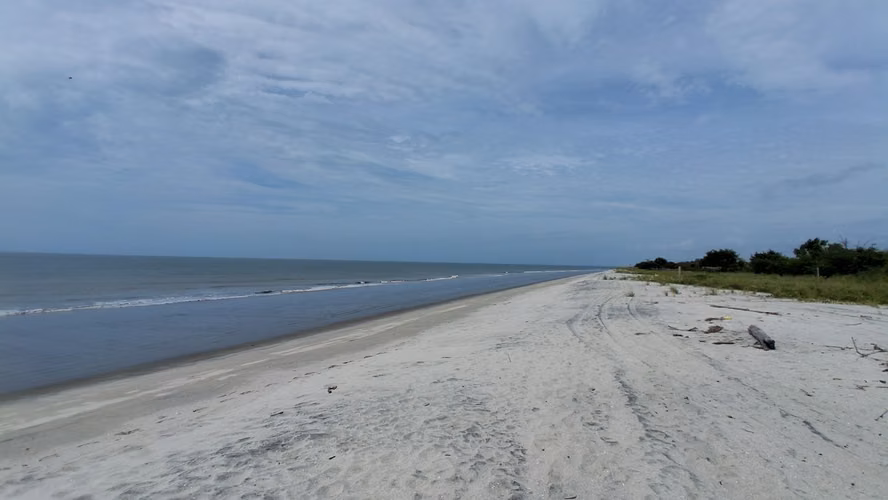 A 250MTS DE LA PLAYA - Imagen 9