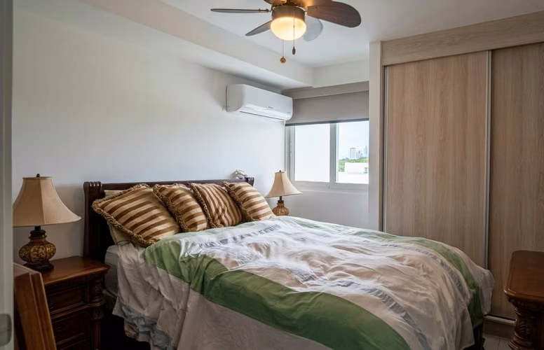 Apartamento en Panama Viejo I con balcon y ubicación estratégica