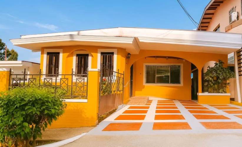 Casa en Betania I con patio y excelente ubicacion