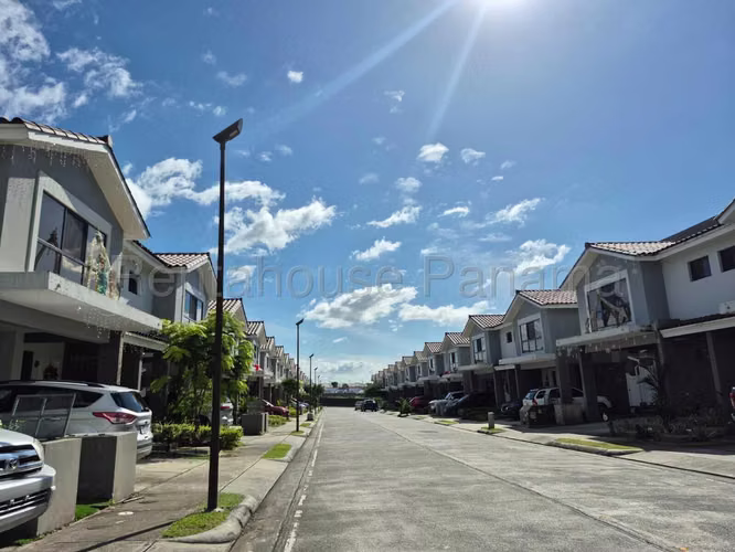 VENTA DE CASA BRISAS DEL GOLF GM - Imagen 2
