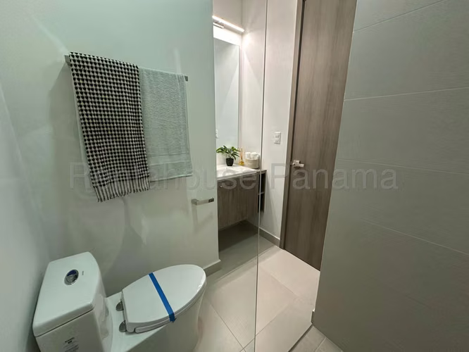 Apartamento en Venta en Brisas del Golf SYH