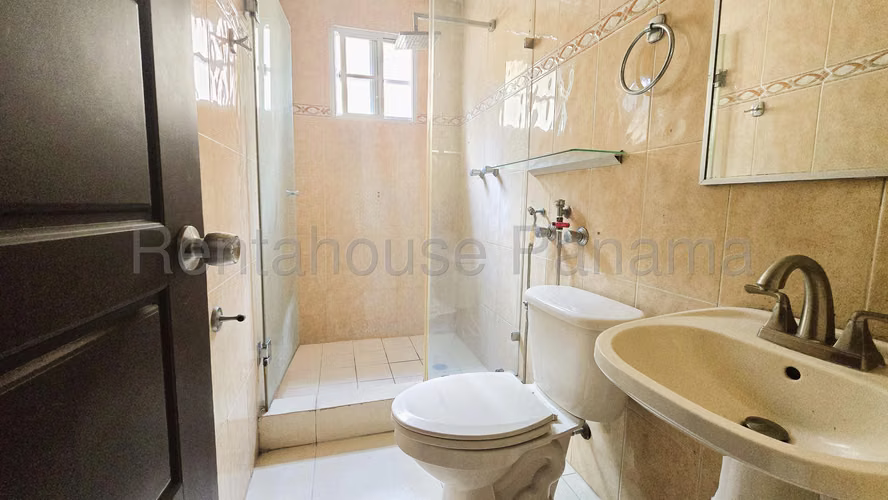 VENTA DE CASA EN CASA LOTE 8 ALTOS DE PANAMA HQ - Imagen 7