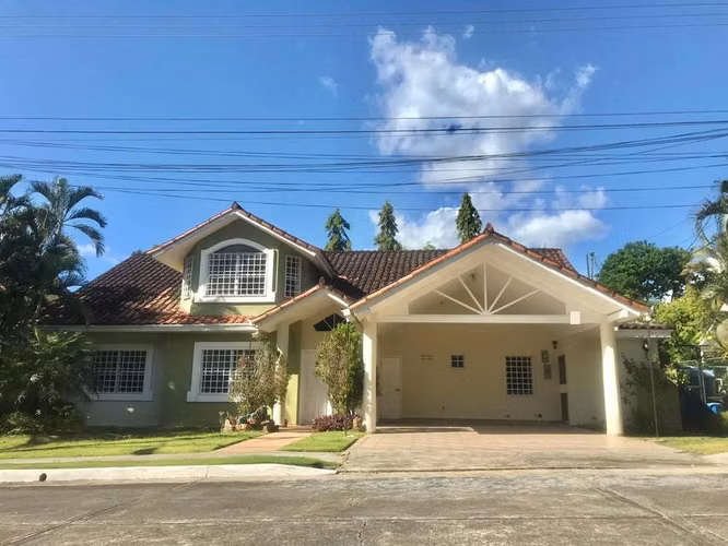 House for Sale in La Montañesa Brisas Del Golf CIG269167
