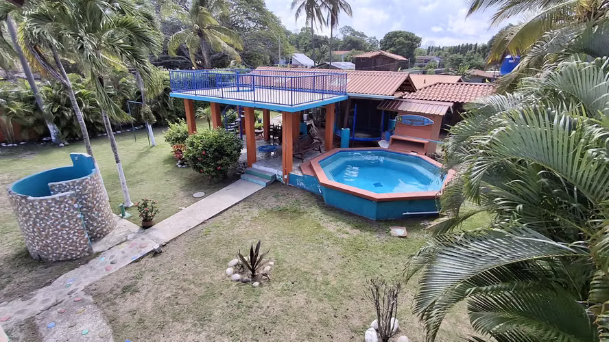 The Palmar. Sea front house 2262mts 5r 6b $neg
