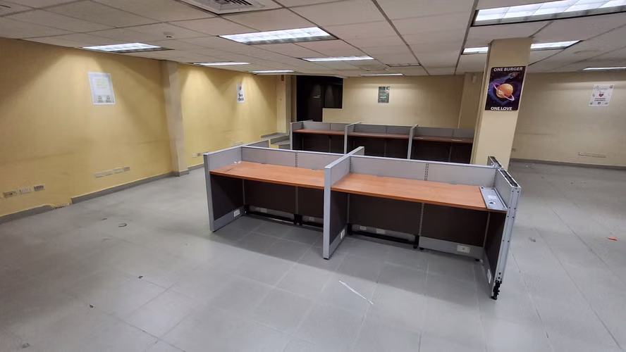 Local Comercial en La Prensa. 12 de octubre. 310mts 6est $3100.00neg - Imagen 2