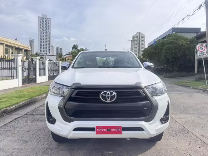 Toyota Hilux 2021 - Imagen 2
