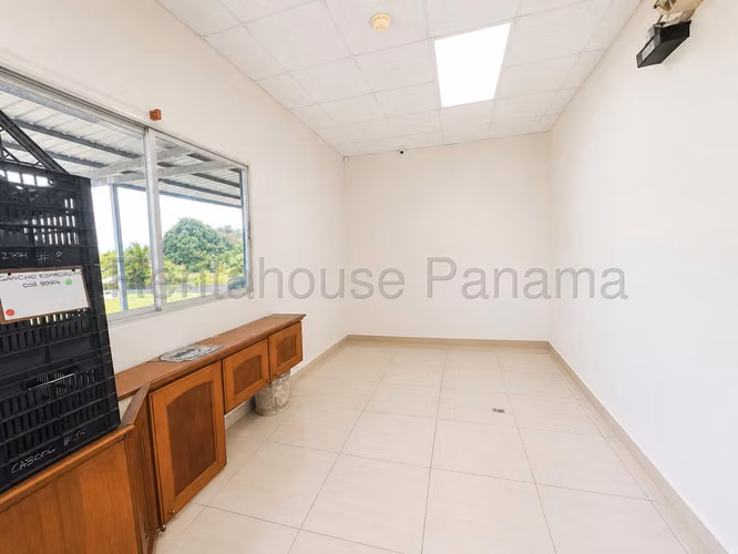 Se Alquila Galera en Brisas Del Golf MDV27-1177 - Imagen 11