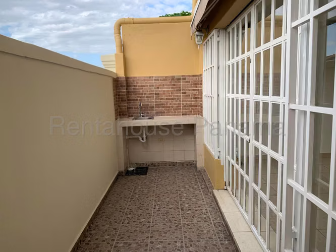 Casa en Venta en Condado del Rey Dorado Lake 27YCG590 - Imagen 9